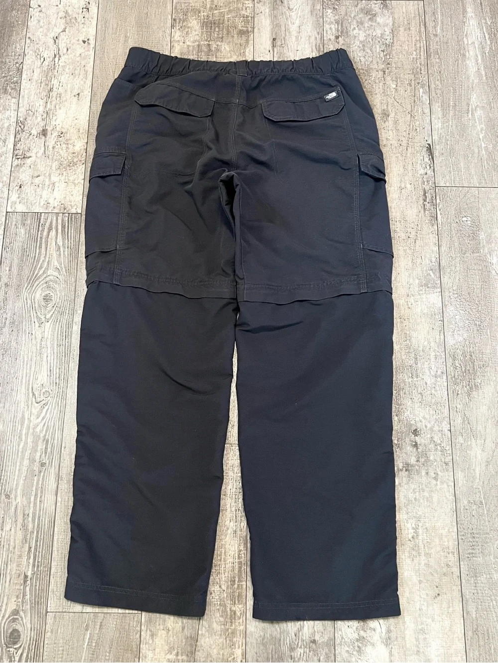 THE NORTH FACE Convertible Zip-Off Cargo Hiking Pants Mens L Dark Charcoal Grey